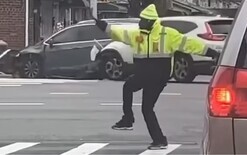 Cars crash as dancer busts moves