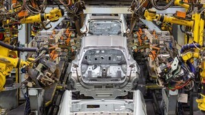 Nissan to cut EV costs