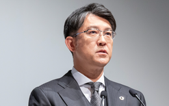 Toyota profits warning
