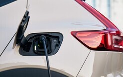 Plug-in hybrids gain momentum