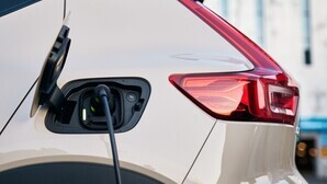 Plug-in hybrids gain momentum