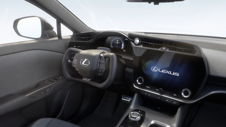 RZ makes tennis debut