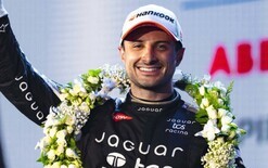 Evans closes gap on Kiwi rival