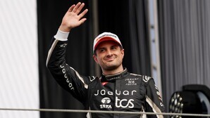 Evans into top three