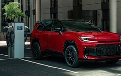 Plug-in RAV4 to bring ‘flexibility’