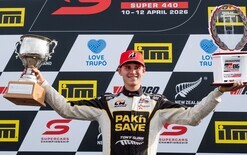 White wins GR86 title