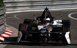 Evans gains championship lead