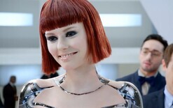 Fiery ‘Hotbot’ defends car