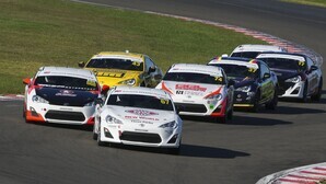 Great racing at Manfeild
