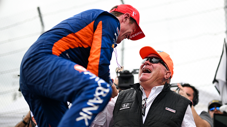 Dixon quits Indy team