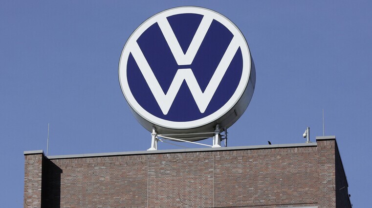 VW faces extra job cuts